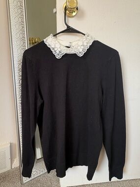 Sioni Black Long Sleeve Knit Top with White Lace Collar